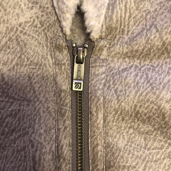 SPANNER winter vest.  Zip close with two front zipper close pockets.  Size L - Picture 3 of 8